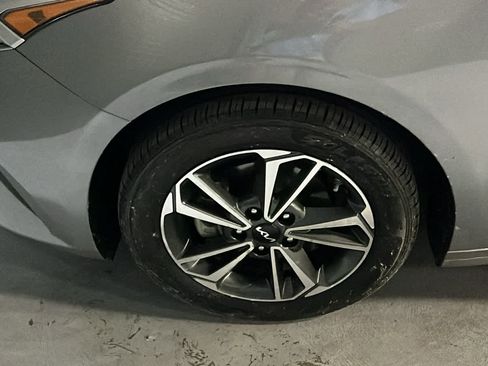 Used 2023 Kia Forte LXS FWD image 8