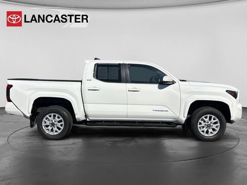 Certified 2024 Toyota Tacoma SR5 AWD/4WD image 8