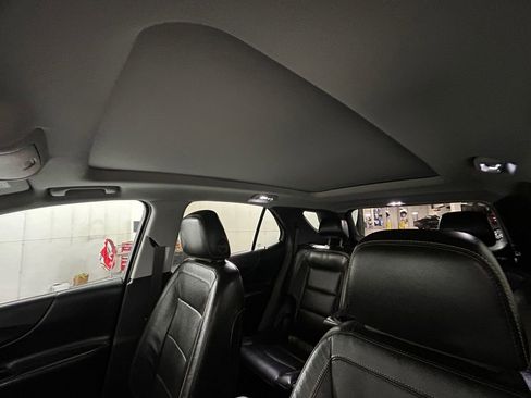 Used 2021 Chevrolet Equinox LT image 25