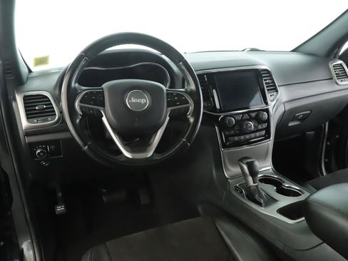 Used 2020 Jeep Grand Cherokee Altitude AWD/4WD image 2