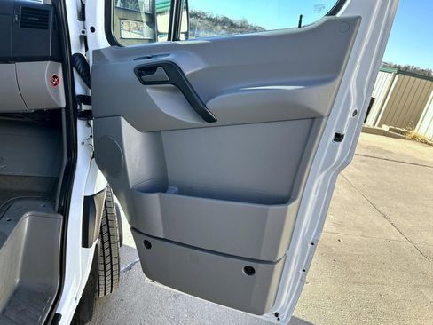 Used 2016 Mercedes-Benz Sprinter 3500 image 17