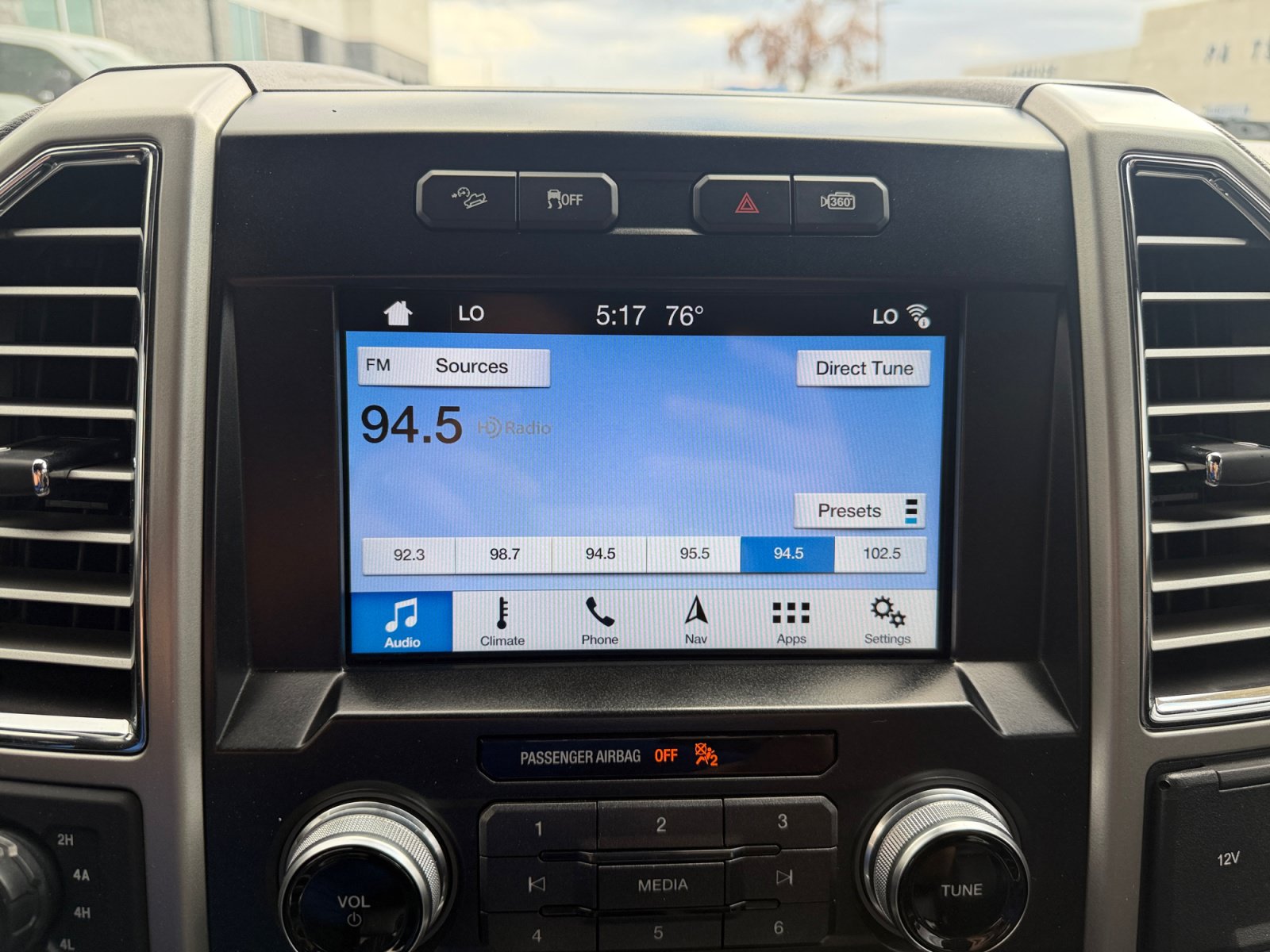 Used 2016 Ford F150 Lariat w/ Equipment Group 502A Luxury AWD/4WD image 25
