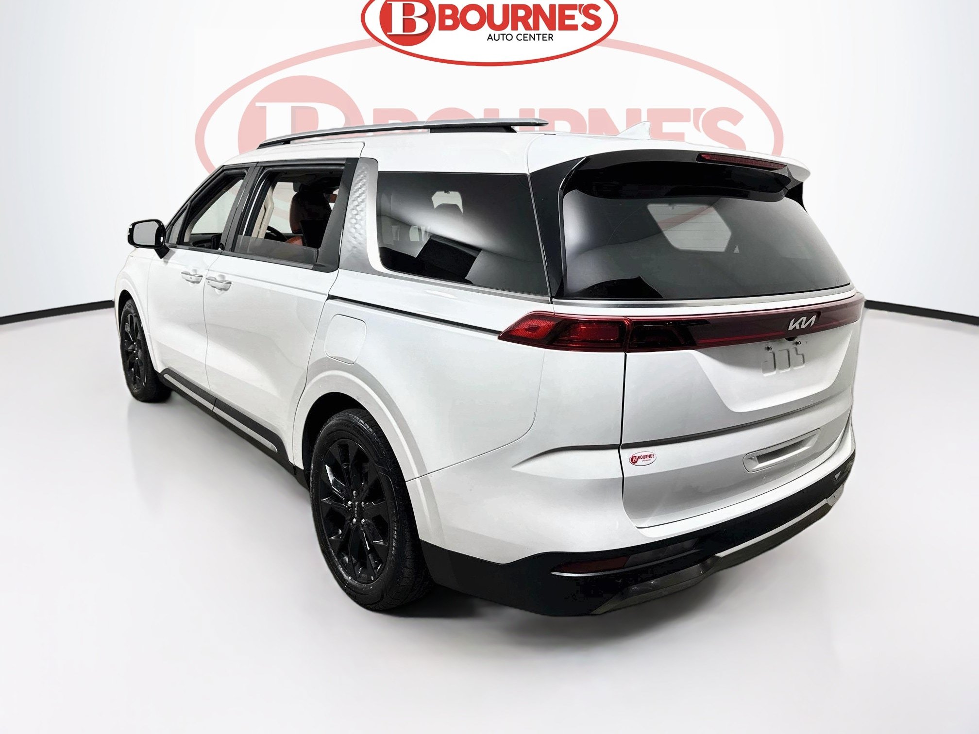 Used 2024 Kia Carnival SX FWD image 9