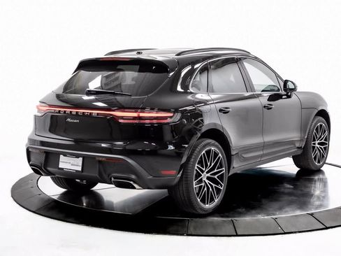 Certified 2025 Porsche Macan image 7