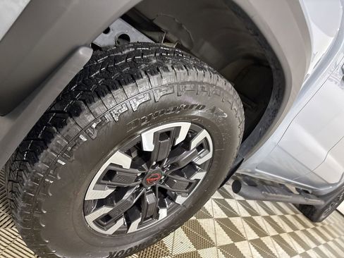 Used 2024 Nissan Frontier PRO-4X w/ Off-Road Protection Package image 30