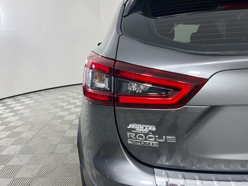 Used 2021 Nissan Rogue Sport SV FWD image 12