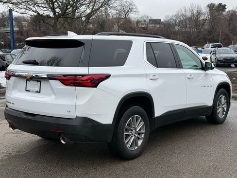 Used 2023 Chevrolet Traverse LT image 8