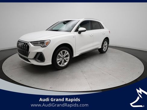 Used 2025 Audi Q3 2.0T Premium w/ Convenience Package image 1