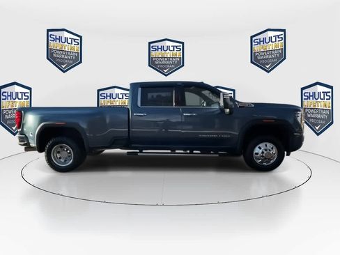 Used 2025 GMC Sierra 3500 Denali w/ Denali Reserve Package image 9