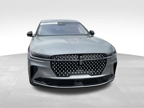 Used 2025 Lincoln Nautilus Premier AWD/4WD image 3