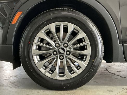 Used 2024 Cadillac XT4 Premium Luxury image 13