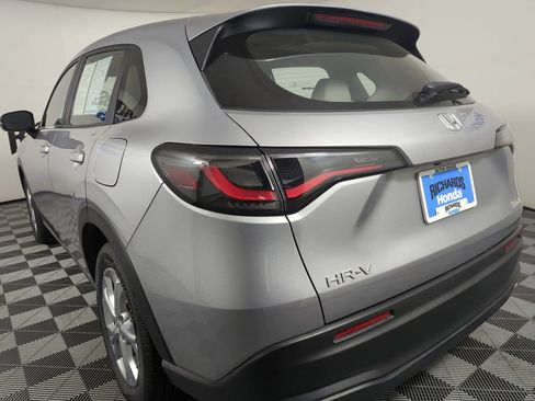 Certified 2024 Honda HR-V LX image 2