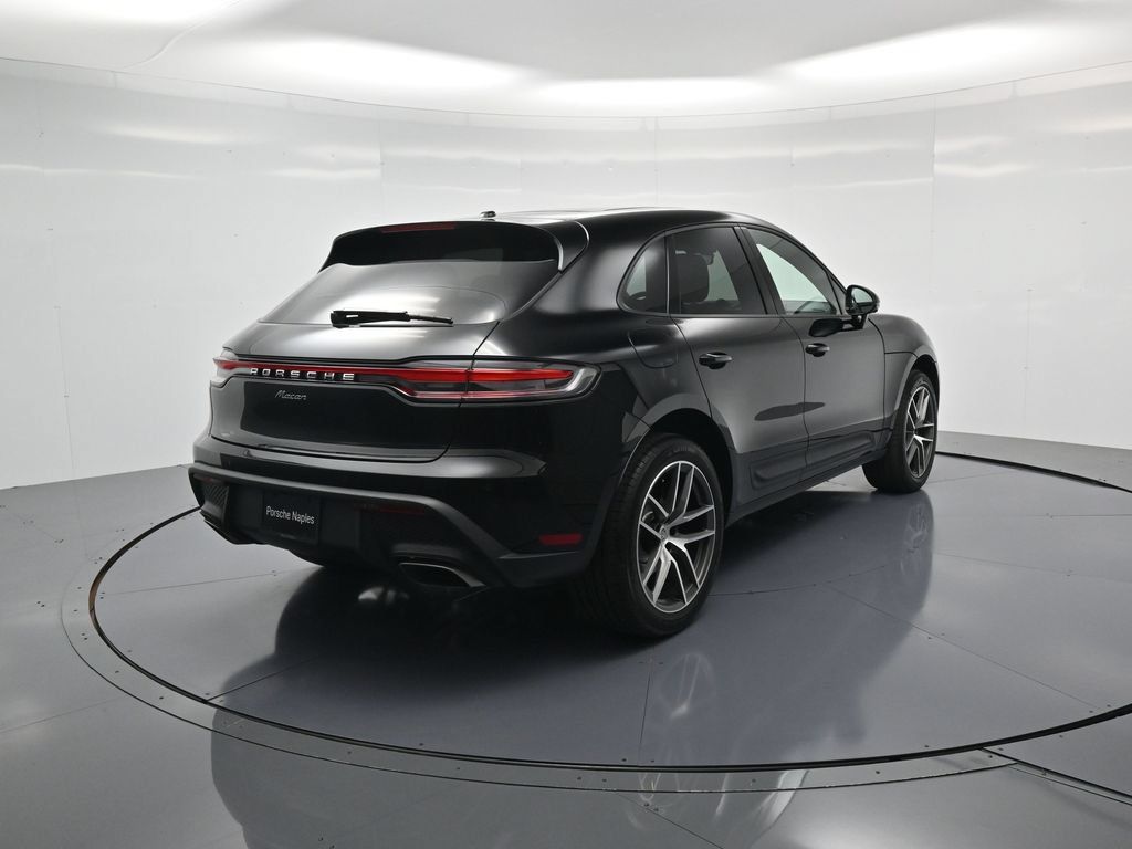 Certified 2026 Porsche Macan AWD/4WD image 30