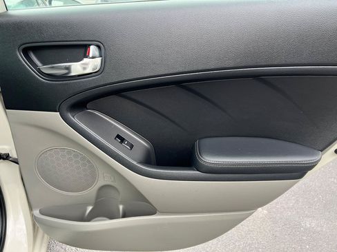 Used 2015 Kia Forte LX FWD image 25