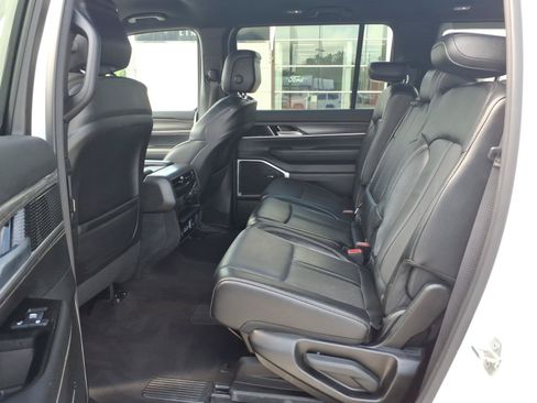 Used 2024 Jeep Wagoneer Series II w/ Flexible Seating Group RWD image 14