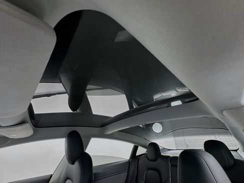 Used 2018 Tesla Model 3 Long Range RWD image 12