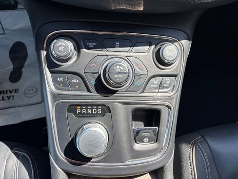 Used 2015 Chrysler 200 C w/ Navigation & Sound Group I image 28