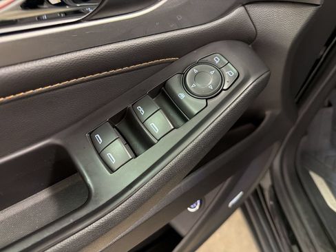 Used 2019 Chevrolet Traverse LT w/ LT Premium Package FWD image 14