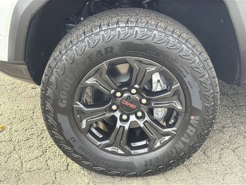 New 2025 GMC Canyon Elevation w/ Convenience Package image 12