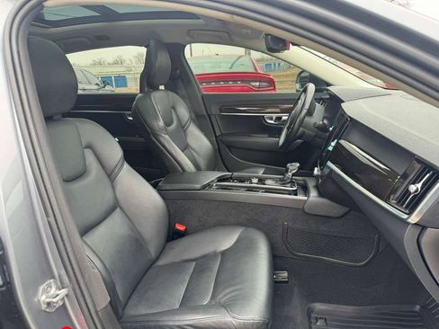 Used 2018 Volvo S90 T6 Momentum w/ Convenience Package image 16