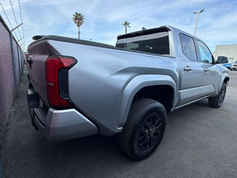 Used 2025 Toyota Tacoma SR5 image 5