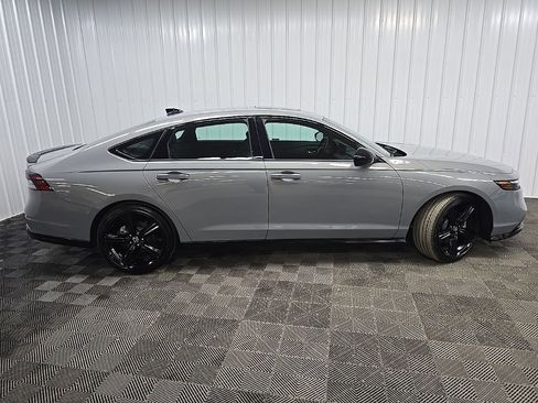 Used 2024 Honda Accord Sport image 2