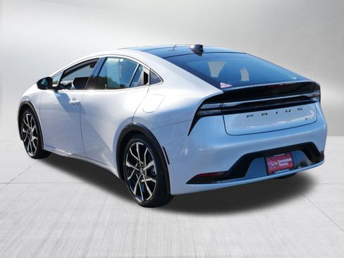 Certified 2026 Toyota Prius Plug-In Hybrid image 5