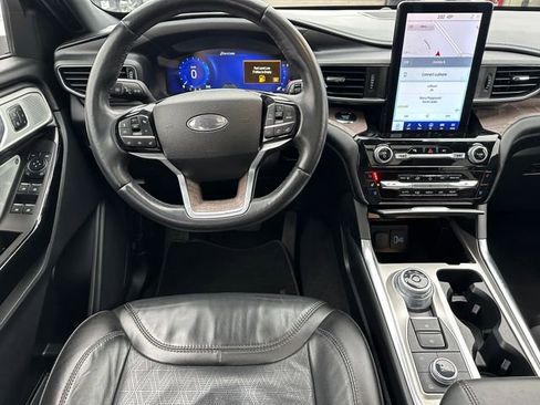 Used 2022 Ford Explorer Platinum w/ Technology Package image 21