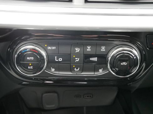 New 2026 Chevrolet Trax LT w/ Driver Confidence Package FWD image 21