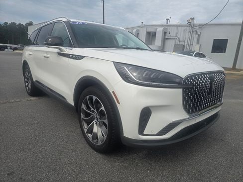 Used 2025 Lincoln Aviator AWD image 1