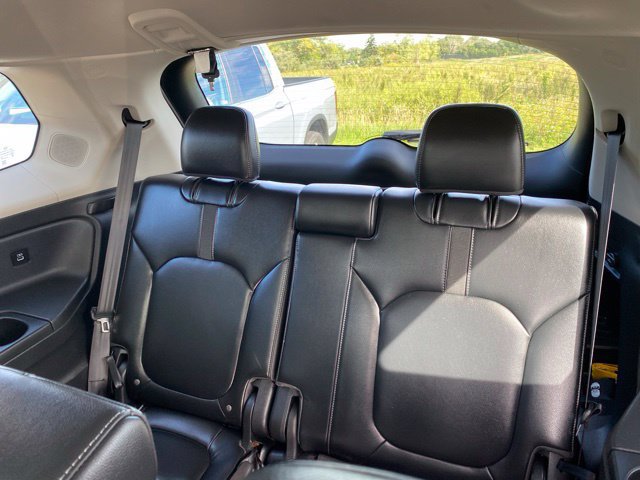 Used 2023 Honda Pilot Touring image 4