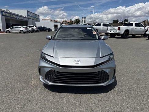 Used 2025 Toyota Camry LE w/ Convenience Package image 16