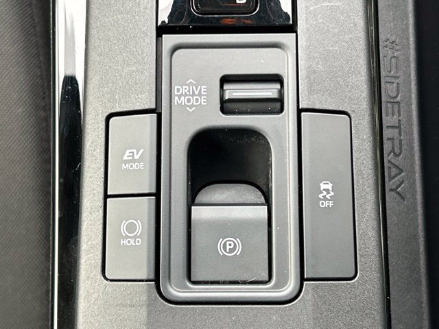 Used 2024 Toyota Prius LE AWD/4WD image 47