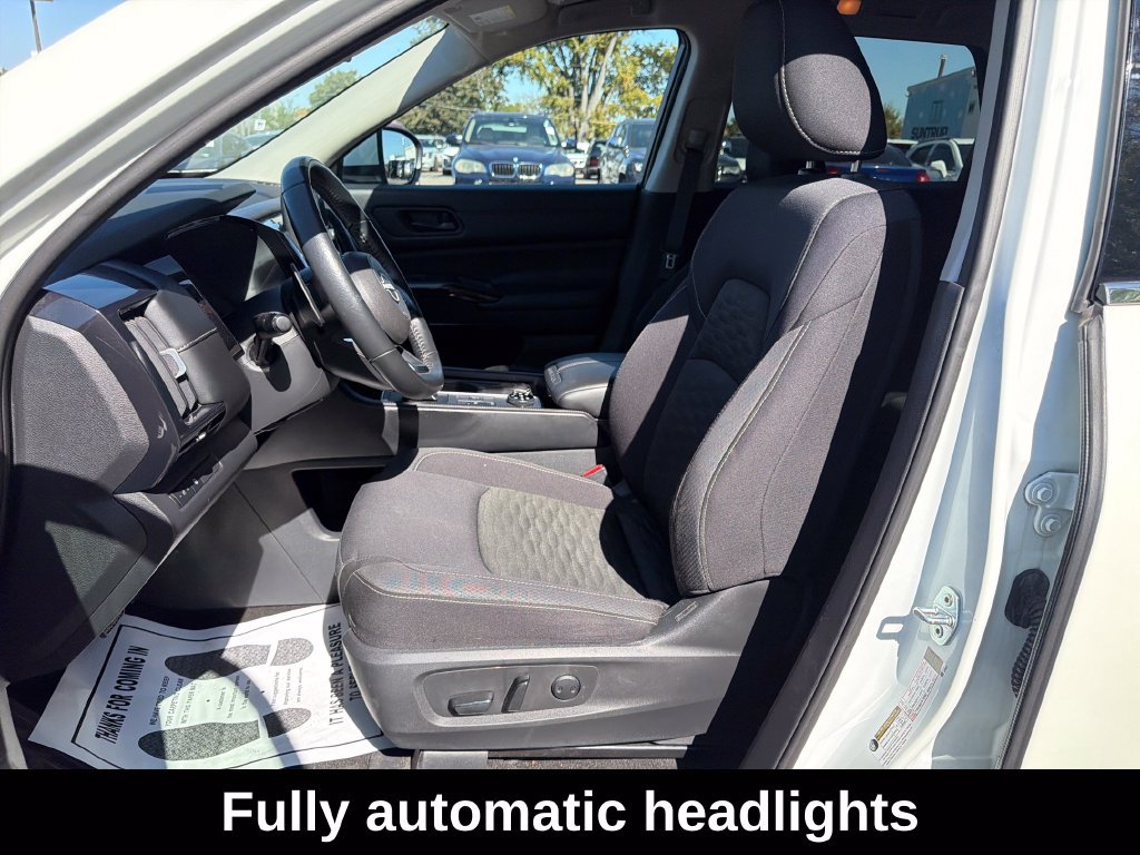Used 2023 Nissan Pathfinder SV w/ Cargo Package AWD/4WD image 11