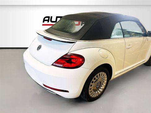 Used 2019 Volkswagen Beetle 2.0T SE image 7