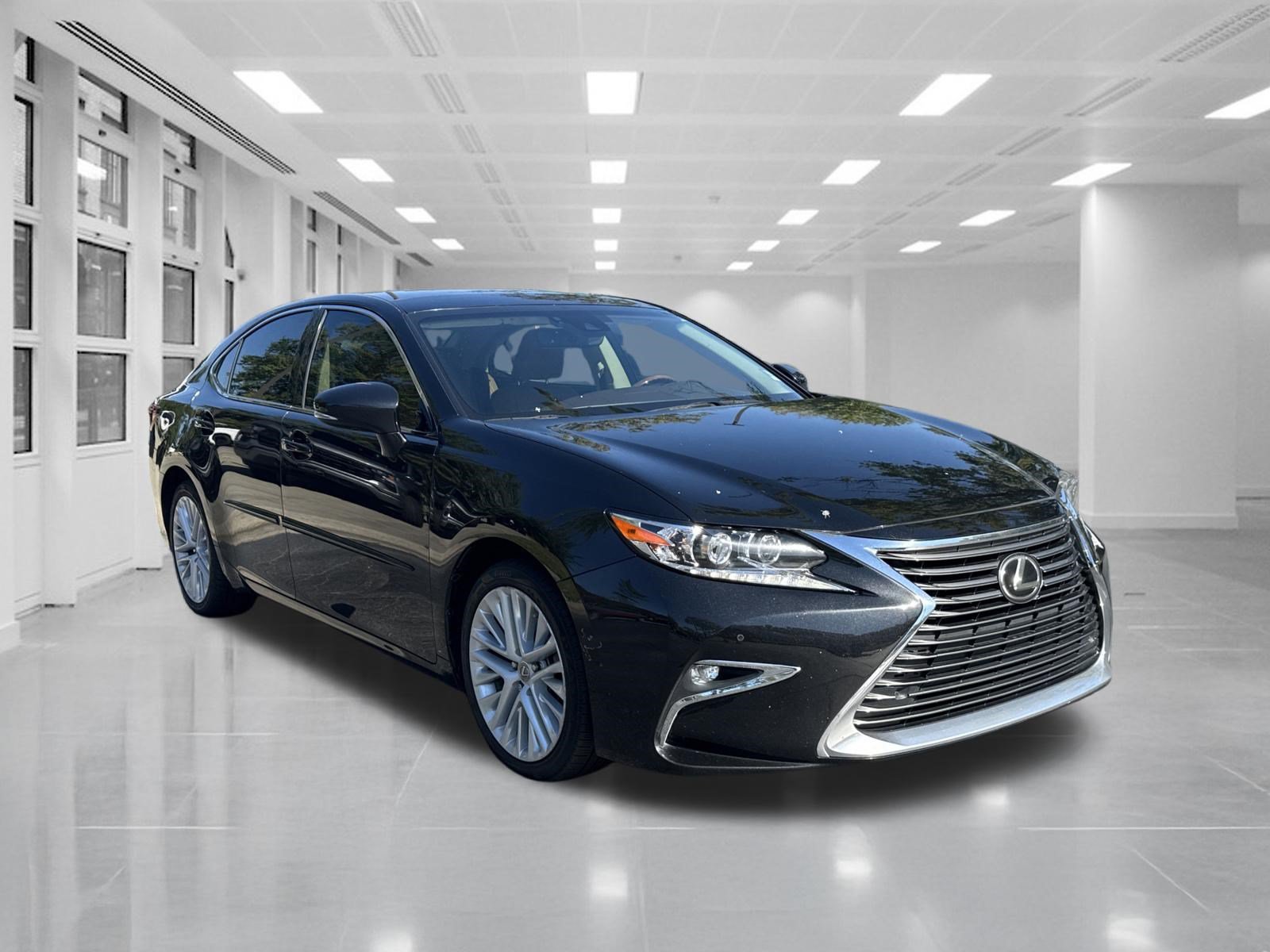 Used 2017 Lexus ES 350 w/ Ultra Luxury Package FWD image 3