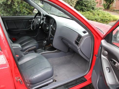 Used 2002 Hyundai Elantra GT image 13