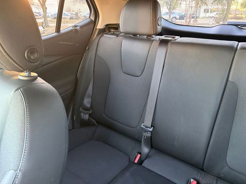 Used 2025 Buick Encore GX Preferred image 39