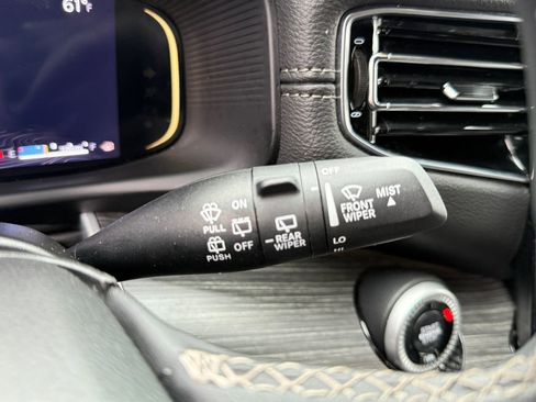 Used 2024 Jeep Wagoneer L Series II w/ Flexible Seating Group image 29