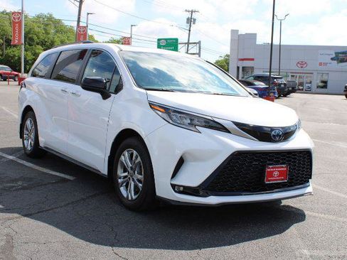 Certified 2023 Toyota Sienna XSE w/ XSE Plus Package AWD/4WD image 6