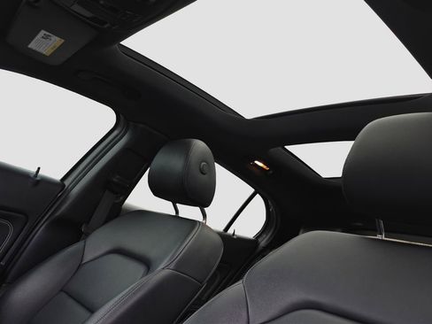 Used 2019 Mercedes-Benz GLA 250 4MATIC image 8