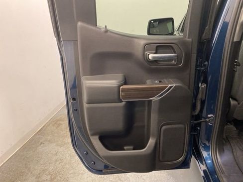 Used 2020 Chevrolet Silverado 1500 RST image 25