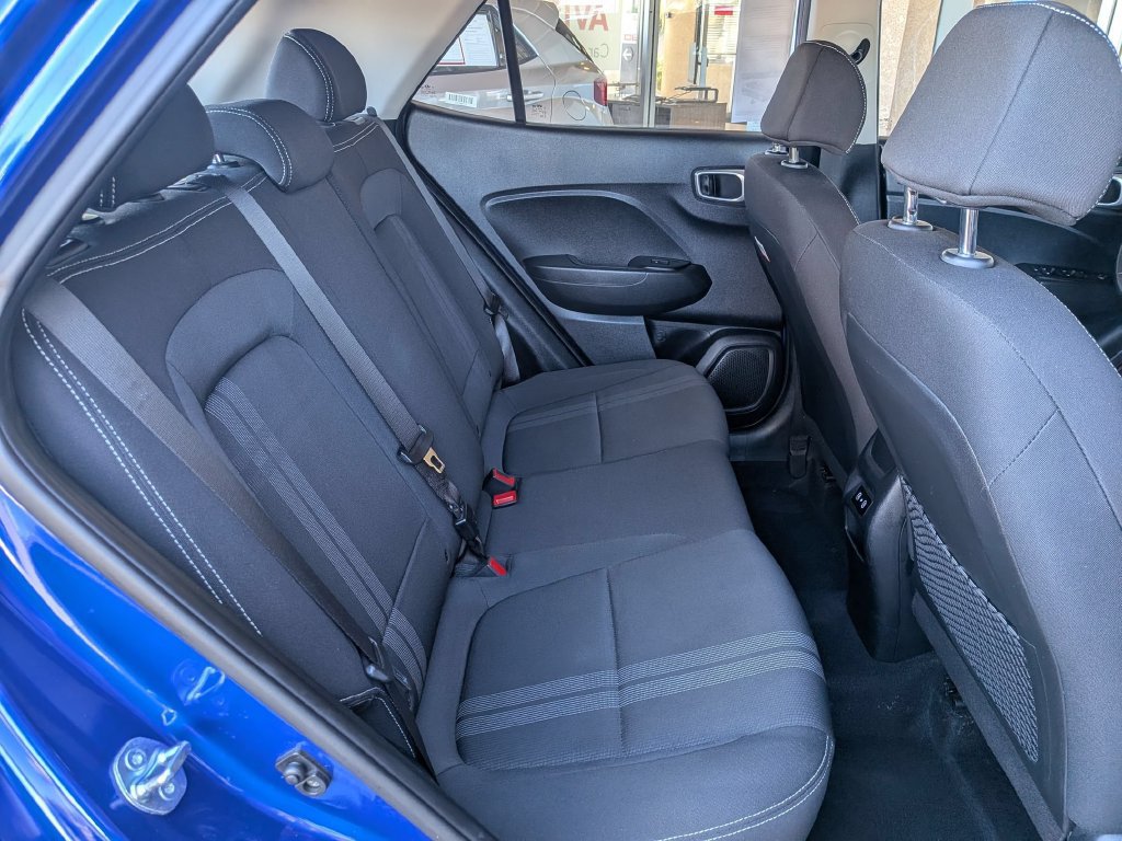 Used 2025 Hyundai Venue SEL FWD image 29