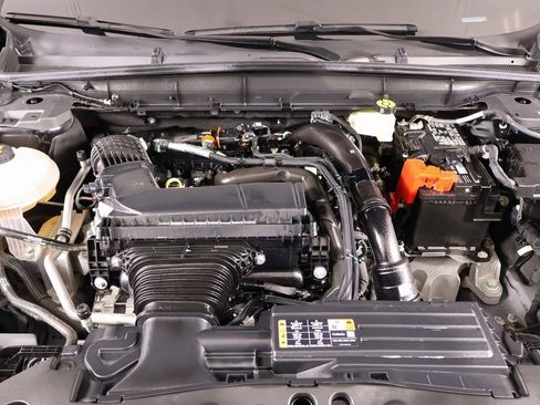 Certified 2025 Lincoln Nautilus Premier w/ Equipment Group 102A image 21