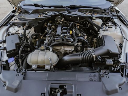 Used 2022 Ford Mustang Premium image 40