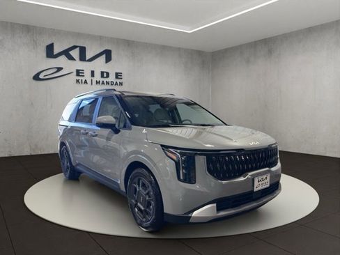 New 2026 Kia Carnival EX image 3