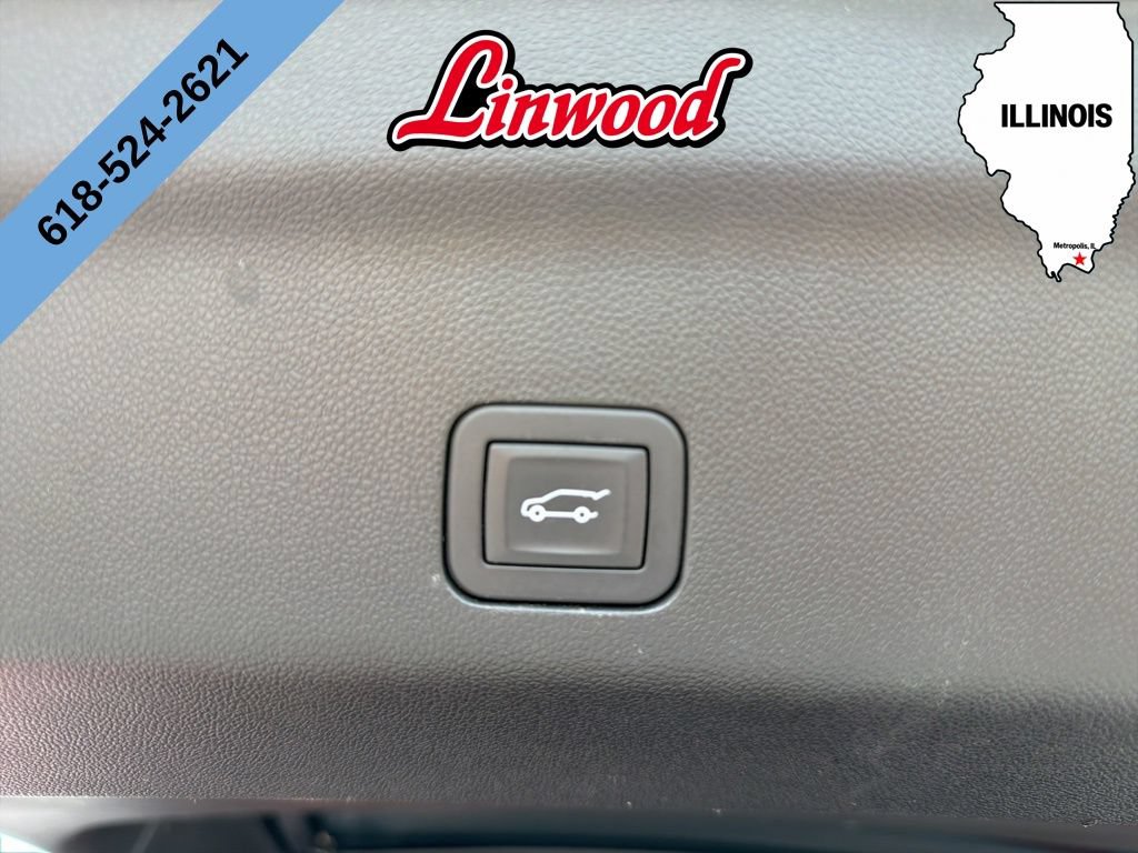 Used 2024 GMC Yukon AT4 AWD/4WD image 15