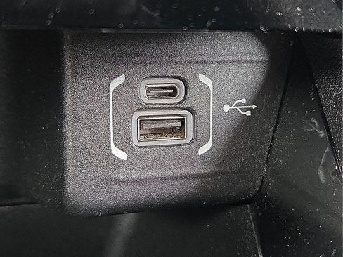 Used 2022 Jeep Compass Latitude FWD image 17
