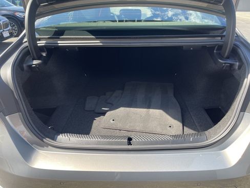 Used 2024 BMW i5 eDrive40i w/ Premium Package image 27