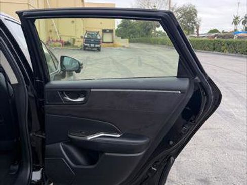 Used 2018 Honda Clarity Touring image 16